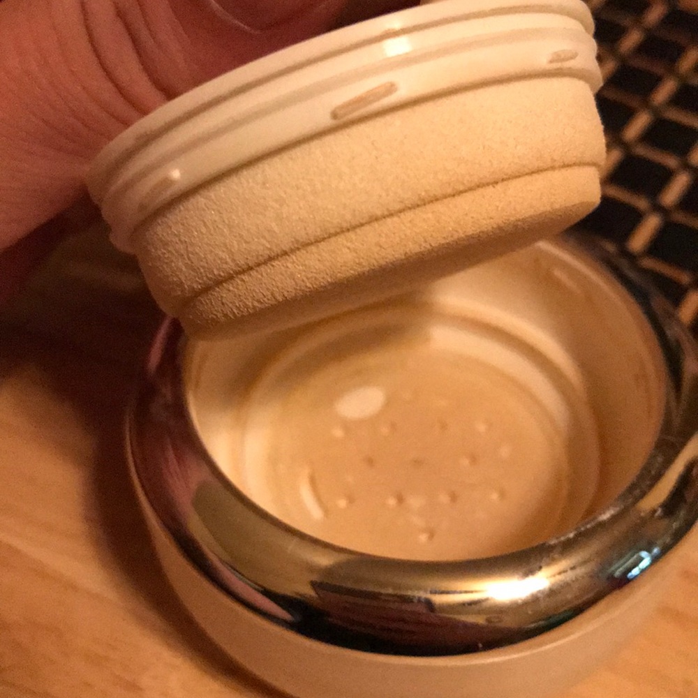 PUR Translucent Loose Setting Powder - Picture 4 of 4